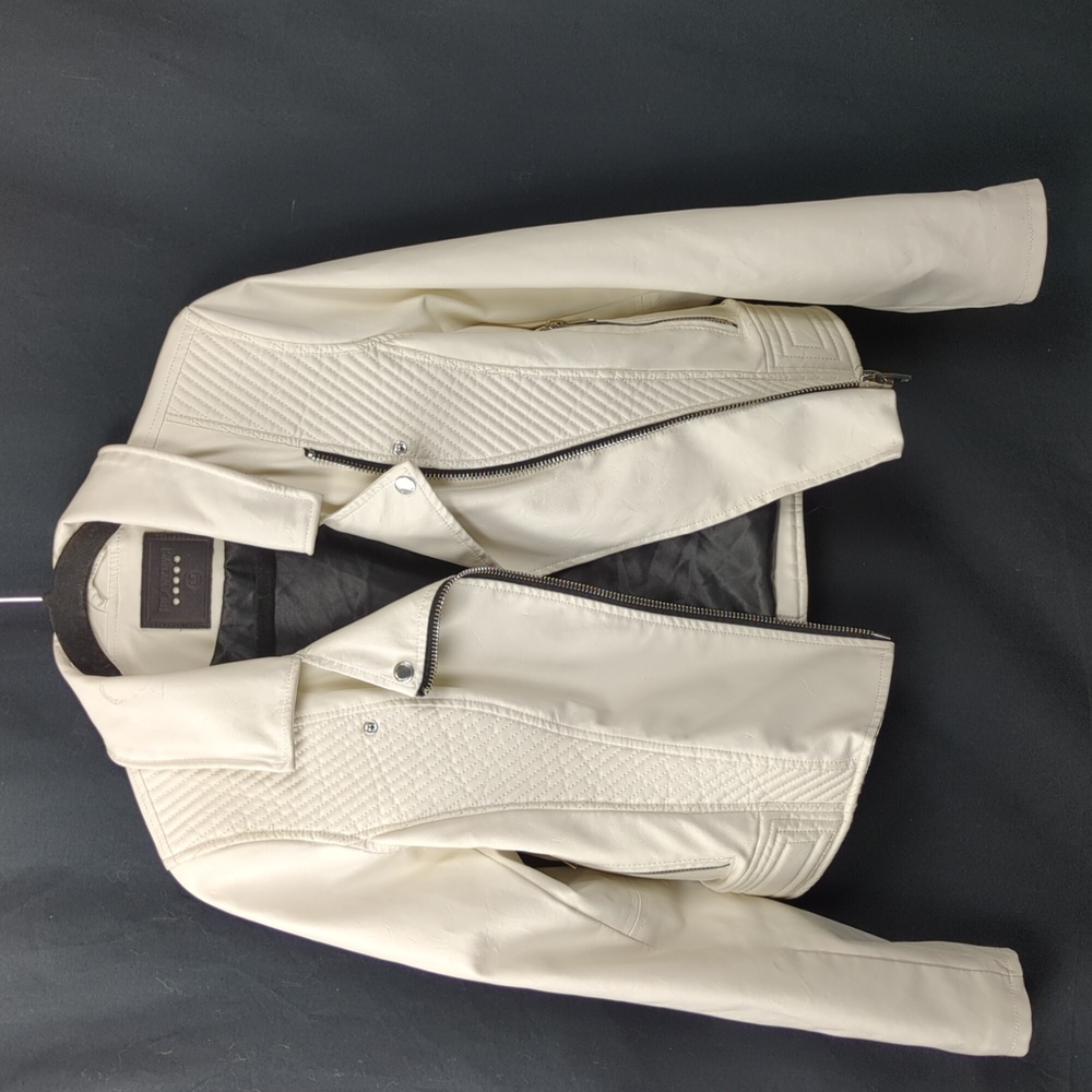 BLANKNYC FAUX WHITE LEATHER MOTO JACKET